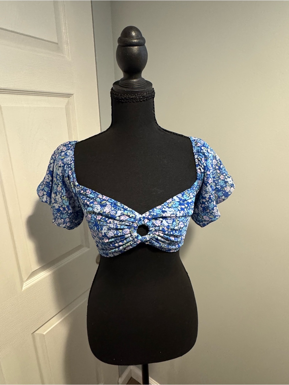 Blue Floral Ring-Front Puff Sleeve Crop Top Size XS